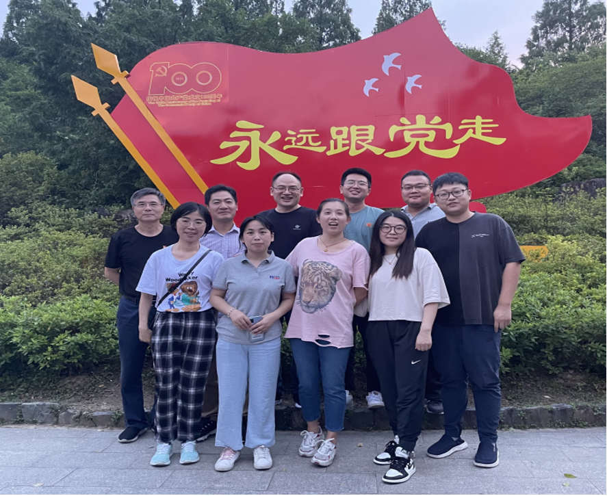 �ߺ�ɫ֮·����ɫ����